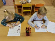 Hlava, ramena, kolena